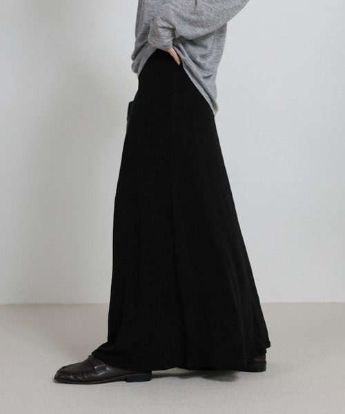 select MOCA（セレクトモカ）の「【サイズ展開あり】シャイニーストレッチナローロングスカート（スカート・レディース・グレー/ダークブラウン/ホワイト/ブラック/グレイッシュベージュ・FREE/SMALL/LARGE）」の20枚目の写真