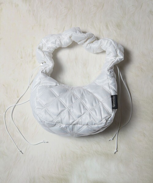 OUTDOOR PRODUCTS(アウトドアプロダクツ)の「OUTDOOR PRODUCTS × Firsthand/アウトドアプロダクツ 別注ギャザーキルトハンドバッグ(ハンドバッグ・レディース・ホワイト/ピンク/ブラック/オリーブ・ONE SIZE)」の7枚目の写真