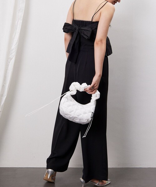 OUTDOOR PRODUCTS(アウトドアプロダクツ)の「OUTDOOR PRODUCTS × Firsthand/アウトドアプロダクツ 別注ギャザーキルトハンドバッグ(ハンドバッグ・レディース・ホワイト/ピンク/ブラック/オリーブ・ONE SIZE)」の10枚目の写真