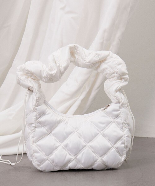 OUTDOOR PRODUCTS(アウトドアプロダクツ)の「OUTDOOR PRODUCTS × Firsthand/アウトドアプロダクツ 別注ギャザーキルトハンドバッグ(ハンドバッグ・レディース・ホワイト/ピンク/ブラック/オリーブ・ONE SIZE)」の18枚目の写真