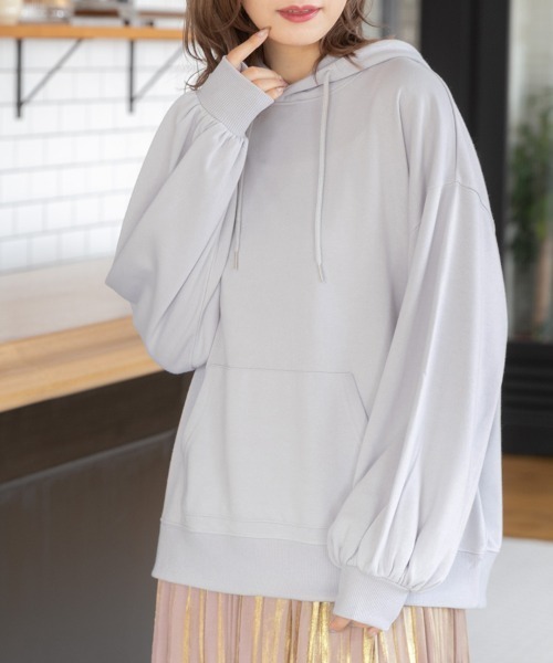 ad thie(アドティエ)の「ポケット・フード付き ルーズシルエットパーカー(パーカー・レディース・オフホワイト/グレイッシュベージュ/ブラック/アイボリー/ライトグレー/ピンク/ライトグリーン/チャコール/モカ/イエロー/パープル・FREE)」の3枚目の写真