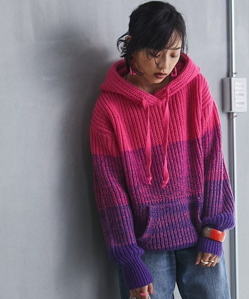 GEVS.（ジェイヴィス）の「＜大きいサイズ＞ グラデーションニットパーカー GEVS.（ニット/セーター・レディース・ブルー系/ピンク系/パープル系・L/LL/3L/4L/5L）」の5枚目の写真