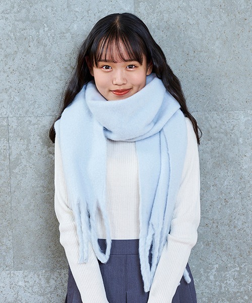 LOVETOXIC（ラブトキシック）の「ボリュームフリンジマフラー（マフラー・キッズ・ベージュ/アイボリー/ブラック/サックスブルー・FREE）」の4枚目の写真