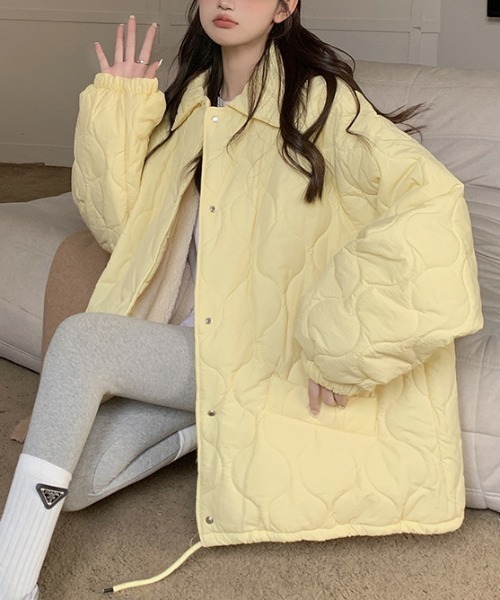 ENLIKE（エンリケ）の「オーバーサイズウェービーキルティングジャケット（その他アウター・レディース・ホワイト/ブラック/イエロー・FREE）」の3枚目の写真