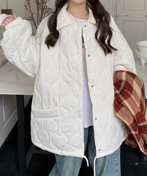 ENLIKE（エンリケ）の「オーバーサイズウェービーキルティングジャケット（その他アウター・レディース・ホワイト/ブラック/イエロー・FREE）」の18枚目の写真