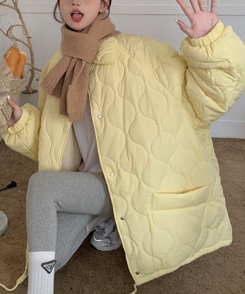 ENLIKE（エンリケ）の「オーバーサイズウェービーキルティングジャケット（その他アウター・レディース・ホワイト/ブラック/イエロー・FREE）」の12枚目の写真