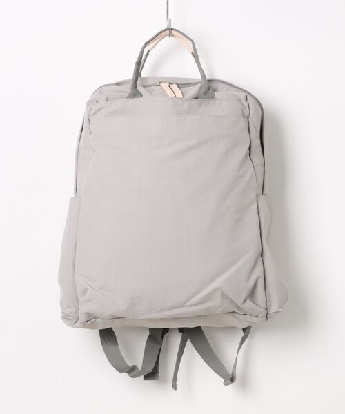 EARTH MADE（アースメイド）の「12POCKET INSIDE PRINT RUCK（バックパック/リュック・レディース・サンドベージュ/ダークグレー/ブラック/ライトベージュ/ライトピンク/ブルー/サファリグリーン/ミント/ダークブルー/ライトパープル/ダークネイビー/ブラウン/ライトグレー/キャメル・FREE）」の3枚目の写真