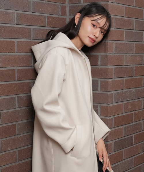 TRUDEA(トルディア)の「裏リブフードコート(その他アウター・レディース・アイボリー/グレイッシュブルー/ピンクベージュ・LARGE/MEDIUM)」の1枚目の写真