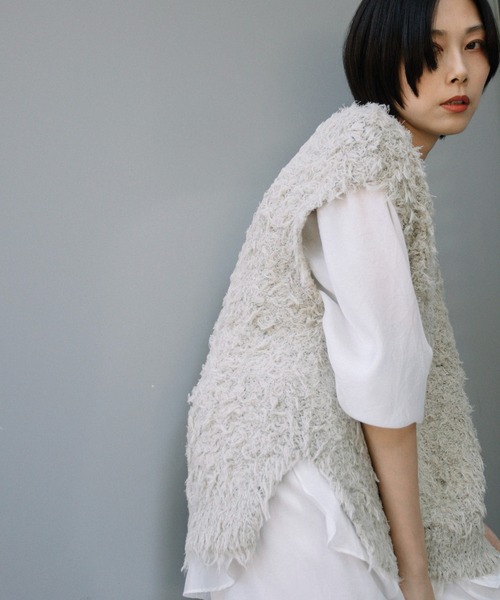 Munich（ミューニック）の「フリンジヤーンニットＶネックジレ（ベスト・レディース・ホワイト/ブラック/グレイッシュベージュ・FREE）」の9枚目の写真