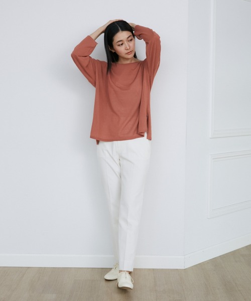 INED（イネド）の「ワイドシアーニットプルオーバー（ニット/セーター・レディース・ベージュ/ピンク/オフホワイト/ブラック・9号）」の5枚目の写真