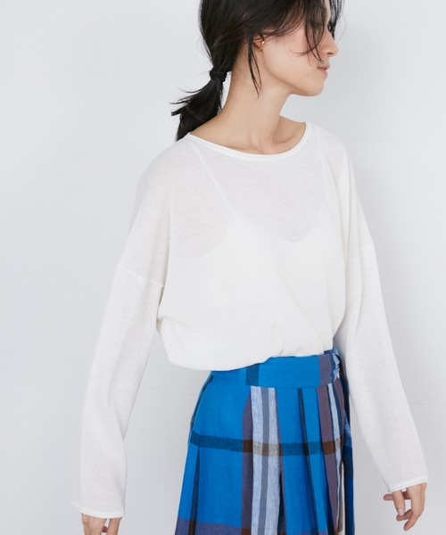 INED（イネド）の「ワイドシアーニットプルオーバー（ニット/セーター・レディース・ベージュ/ピンク/オフホワイト/ブラック・9号）」の6枚目の写真