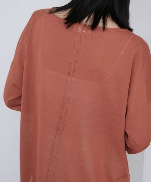 INED（イネド）の「ワイドシアーニットプルオーバー（ニット/セーター・レディース・ベージュ/ピンク/オフホワイト/ブラック・9号）」の13枚目の写真