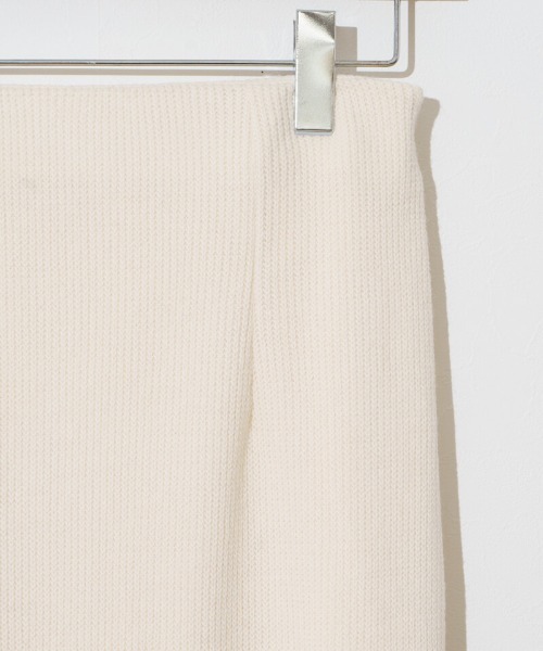 flower(フラワー)の「デイリーニットスカート(スカート・レディース・アイボリー/グレー・FREE)」の5枚目の写真