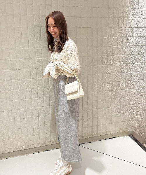 flower(フラワー)の「デイリーニットスカート(スカート・レディース・アイボリー/グレー・FREE)」の11枚目の写真