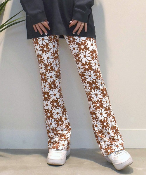 BILLABONG(ビラボン)の「BILLABONG/ビラボン フレアパンツ 総柄 UVケア BE013-701(その他パンツ・レディース・パープル系その他/ブラック×ホワイト/ブラウン系その他・M)」の3枚目の写真