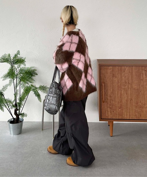 sedacle(セダクル)の「アーガイルニットルーズカーデ(カーディガン/ボレロ・メンズ・ブラック/ピンク/イエロー・SMALL/MEDIUM/LARGE)」の6枚目の写真