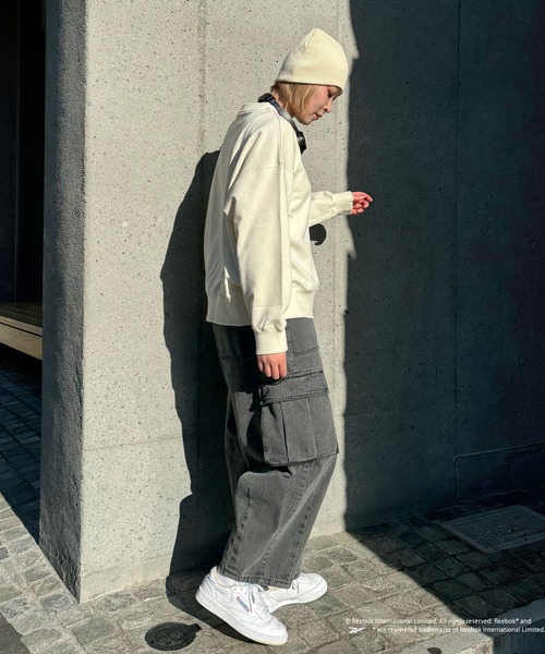 Reebok(リーボック)の「【WEB限定】【Reebok/リーボック】別注ワンポイント刺繍ロゴスウェット(スウェット・レディース・ライトグレー/ネイビー/アイボリー/ブラック・LARGE)」の14枚目の写真