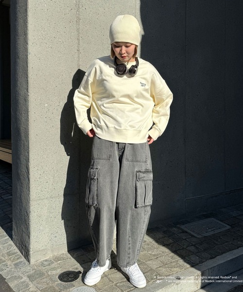 Reebok(リーボック)の「【WEB限定】【Reebok/リーボック】別注ワンポイント刺繍ロゴスウェット(スウェット・レディース・ライトグレー/ネイビー/アイボリー/ブラック・LARGE)」の5枚目の写真