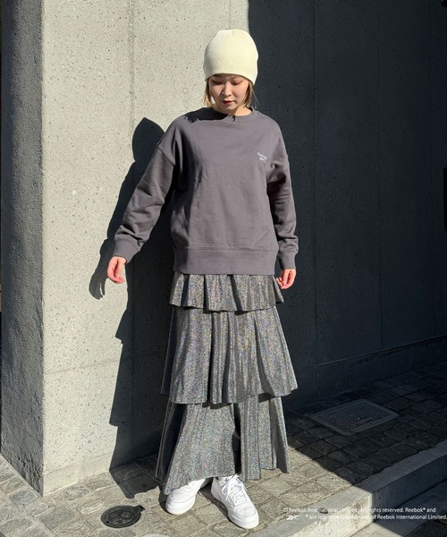 Reebok(リーボック)の「【WEB限定】【Reebok/リーボック】別注ワンポイント刺繍ロゴスウェット(スウェット・レディース・ライトグレー/ネイビー/アイボリー/ブラック・LARGE)」の6枚目の写真