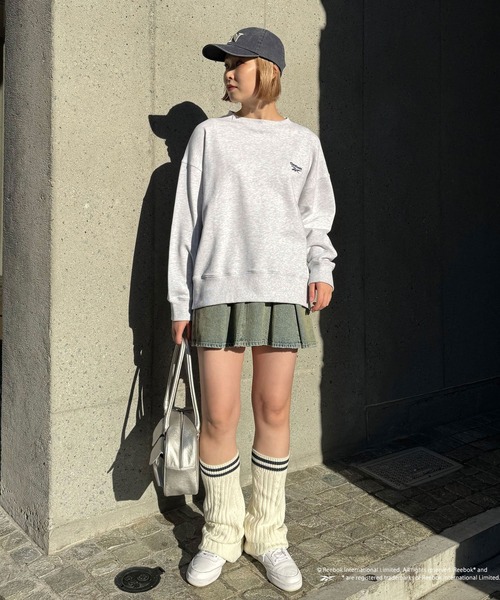 Reebok(リーボック)の「【WEB限定】【Reebok/リーボック】別注ワンポイント刺繍ロゴスウェット(スウェット・レディース・ライトグレー/ネイビー/アイボリー/ブラック・LARGE)」の7枚目の写真