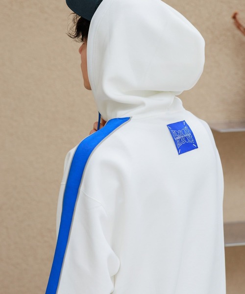 PERSON'S(パーソンズ)の「【PERSON’S/パーソンズ】袖サイドライン/刺繍ロゴルーズプルオーバーパーカー(パーカー・メンズ・ブルー/ブラック/ホワイト・LARGE/MEDIUM)」の8枚目の写真