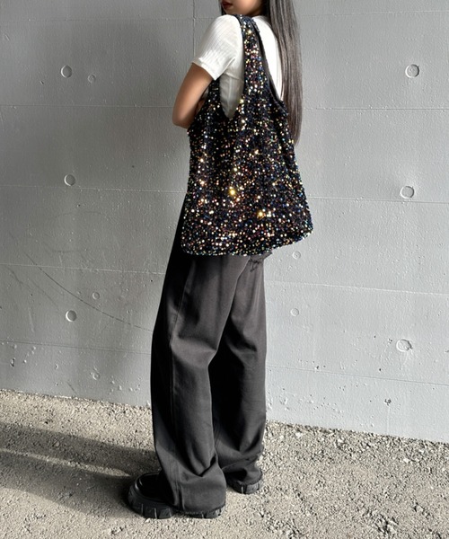 LVEU.(ラブユ.)の「【LVEU.】スパンコールマルシェバッグ / バッグ BAG 鞄 エコバッグ トート スパンコール ベロア ブラック グレー ミックス マルチ ZOZOTOWN限定(エコバッグ/サブバッグ・レディース・マルチ/ブラック/グレー・FREE)」の5枚目の写真