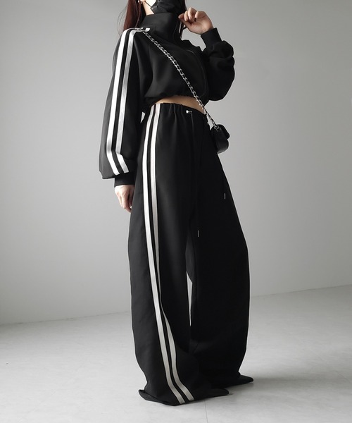 me+em select(ミームセレクト)の「【 選べる2タイプ/セットアップ着用可能 】2WAY サイドラインショートトラックジャケット(ブルゾン・レディース・ブラック/ブラック系1/ブラック系2・MEDIUM)」の22枚目の写真