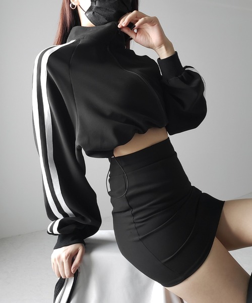 me+em select(ミームセレクト)の「【 選べる2タイプ/セットアップ着用可能 】2WAY サイドラインショートトラックジャケット(ブルゾン・レディース・ブラック/ブラック系1/ブラック系2・MEDIUM)」の16枚目の写真