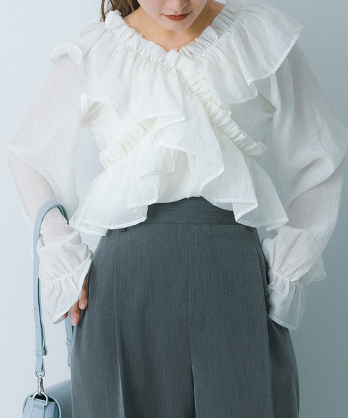 HEYUMM(ヘユム)の「2WAYクロスフリルブラウス(シャツ/ブラウス・レディース・イエロー/チャコールグレー/オフホワイト・ONE)」の17枚目の写真