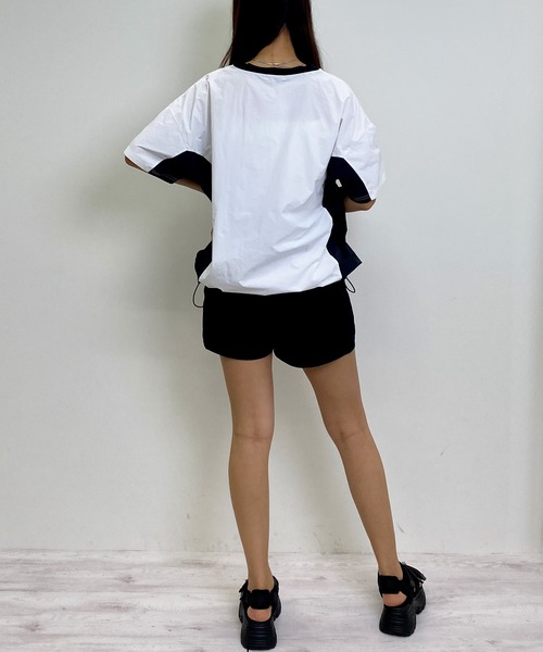 INGNI(イング)の「裾ドロストナイロンチュニックトップス/A(その他トップス・レディース・ブラック×ホワイト/ピンク系7/ホワイト×ブラック・M)」の10枚目の写真