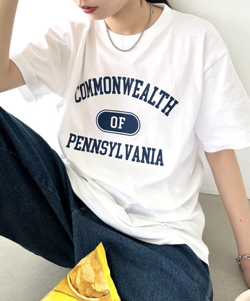 Niell（ニール）の「【WEB限定】カレッジロゴ プリントTシャツ アーチロゴ 半袖T 無地 オーバーサイズ（Tシャツ/カットソー・レディース・オレンジ/ネイビー/グリーン・FREE）」の4枚目の写真