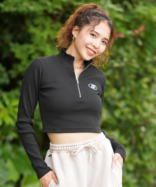 DC（ディーシー）の「DC/ディーシー ハーフジップ ショート丈