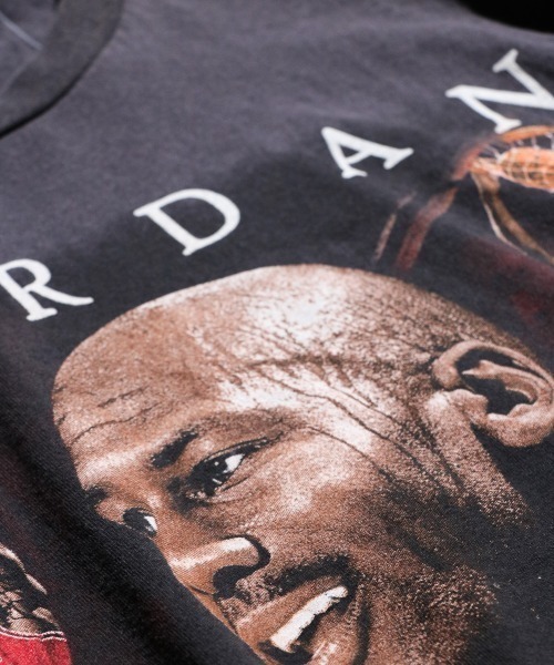 THRIFTY LOOK(スリフティールック)の「【THRIFTY LOOK スリフティールック】 THRIFTY "MICHAEL JORDAN" TEE マイケルジョーダン/ユーズドライクTシャツ(Tシャツ/カットソー・メンズ・ブラック系1/ブラック系3/ブラック系2/ブラック・X-LARGE/XX-LARGE/LARGE/MEDIUM)」の17枚目の写真