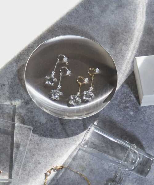 HARIO Lampwork Factory（ハリオランプワークファクトリー）の「【 CONVERSE TOKYO × HARIO Lampwork Factory】GLASS★PIERCE（ピアス（両耳用）・レディース・シルバー/ゴールド・FREE）」の3枚目の写真