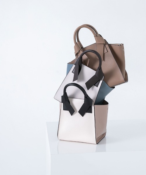 NATURAL BEAUTY BASIC（ナチュラルビューティーベーシック）の「◇【Oggi掲載】リボンハンドルトート（トートバッグ・レディース・ブラック/ベージュ/ブルー/ブラック系その他・ﾌﾘ-）」の3枚目の写真