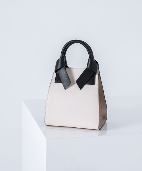 NATURAL BEAUTY BASIC（ナチュラルビューティーベーシック）の「◇【Oggi掲載】リボンハンドルトート（トートバッグ・レディース・ブラック/ベージュ/ブルー/ブラック系その他・ﾌﾘ-）」の6枚目の写真