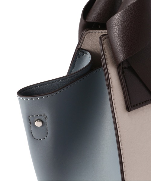 NATURAL BEAUTY BASIC（ナチュラルビューティーベーシック）の「◇【Oggi掲載】リボンハンドルトート（トートバッグ・レディース・ブラック/ベージュ/ブルー/ブラック系その他・ﾌﾘ-）」の8枚目の写真