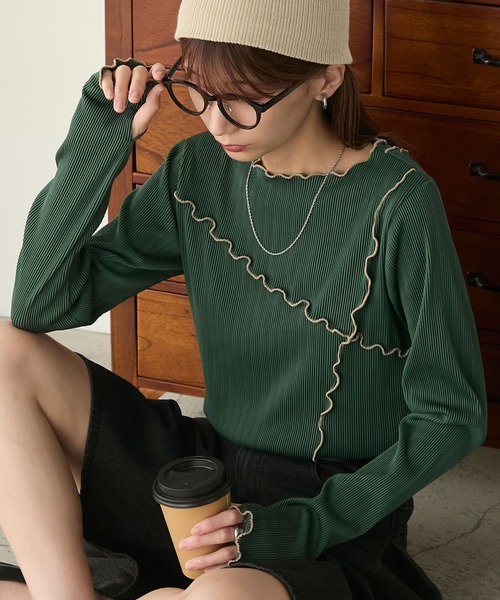 BONLECILL(ボンルシール)の「配色メロープリーツリブインナー(Tシャツ/カットソー・レディース・モカ/レッド/ブラック/アイボリー/ネイビー/カーキ・FREE)」の4枚目の写真