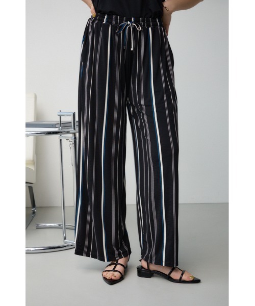 AZUL by moussy(アズールバイマウジー)の「T/Fシャーベットワイドパンツ(スラックス・レディース・ホワイト系その他/ブラック系その他/ブラック・SMALL/MEDIUM)」の3枚目の写真