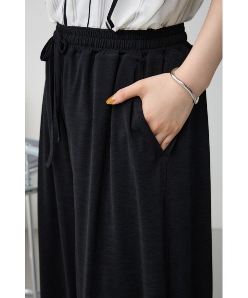 AZUL by moussy(アズールバイマウジー)の「T/Fシャーベットワイドパンツ(スラックス・レディース・ホワイト系その他/ブラック系その他/ブラック・SMALL/MEDIUM)」の5枚目の写真