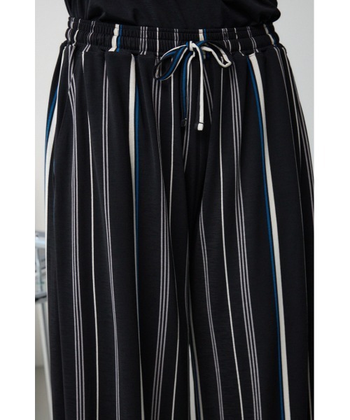 AZUL by moussy(アズールバイマウジー)の「T/Fシャーベットワイドパンツ(スラックス・レディース・ホワイト系その他/ブラック系その他/ブラック・SMALL/MEDIUM)」の14枚目の写真