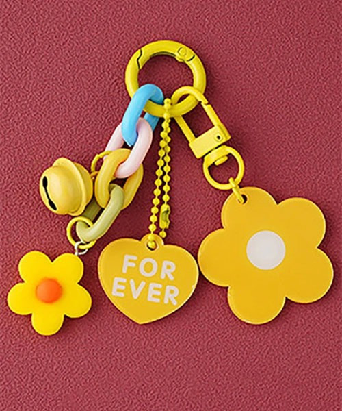 TONE SELECT GOODS（トーンセレクトグッズ）の「【urge select】カラフル フラワー×チェーン キーホルダー/バッグチャーム【マルチウェイ/6色展開】(ベル付き)（キーホルダー・レディース・ホワイト/グリーン/ピンク/パープル/イエロー/ピンク系・FREE）」の4枚目の写真