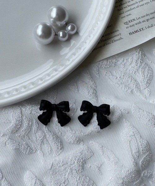 関税・送料無料【Simone Rocha】ボウリボン ピアス ブラック SIMONE ROCHA］<Bow Ribbon Drop ピアス-ブラックをレンタルする