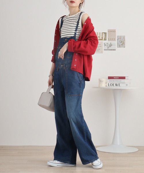 atONE(アットワン)の「デニムサロペットワイドパンツ(サロペット/オーバーオール・レディース・ネイビー/ブルー/ブラック系・L/LL/M/4L/3L)」の4枚目の写真