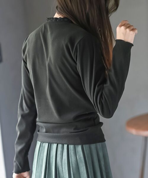 rps(アールピーエス)の「起毛リブWハイネックカットソー(Tシャツ/カットソー・レディース・アイボリー/ブラック/グレイッシュベージュ・フリー)」の19枚目の写真