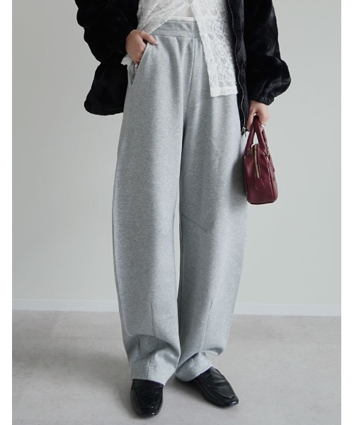 Re:EDIT（リエディ）の「[累計販売枚数2万枚突破][お気に入り数1.5万突破][低身長/高身長/大きいサイズ有][イージーケア]スムースダンボールバレルレッグパンツ（その他パンツ・レディース・ブラック/チャコールグレー/ブルー/ベージュ/グレー/ブラウン/アイボリー/グレー系その他2/ブラック系その他/グレー系その他・SHORT/MEDIUM/LARGE/SMALL/AM/TALL/X-LARGE）」の6枚目の写真