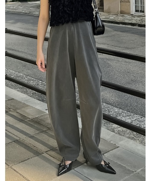 Re:EDIT（リエディ）の「[累計販売枚数2万枚突破][お気に入り数1.5万突破][低身長/高身長/大きいサイズ有][イージーケア]スムースダンボールバレルレッグパンツ（その他パンツ・レディース・ブラック/チャコールグレー/ブルー/ベージュ/グレー/ブラウン/アイボリー/グレー系その他2/ブラック系その他/グレー系その他・SHORT/MEDIUM/LARGE/SMALL/AM/TALL/X-LARGE）」の12枚目の写真