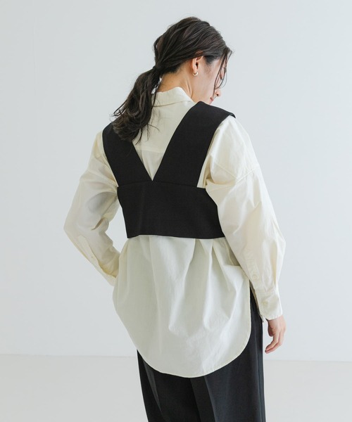 URBAN RESEARCH（アーバンリサーチ）の「Vネックショート丈ベスト（ベスト・レディース・ブラウン系その他/ブラック・FREE）」の6枚目の写真