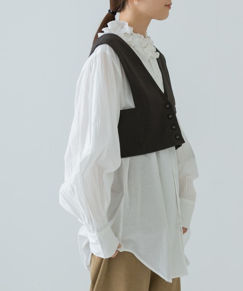 URBAN RESEARCH（アーバンリサーチ）の「Vネックショート丈ベスト（ベスト・レディース・ブラウン系その他/ブラック・FREE）」の12枚目の写真