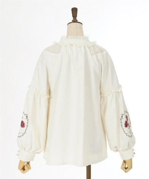 axes femme(アクシーズファム)の「ガーベラ刺繍ボリューム袖ブラウス(シャツ/ブラウス・レディース・ラベンダー/ネイビー/キナリ・FREE)」の18枚目の写真